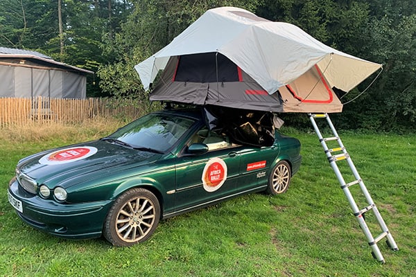 jag with roof tent